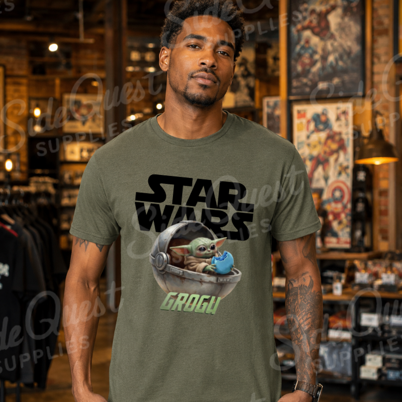 Mandalorian helmet and Grogu - T-shirt